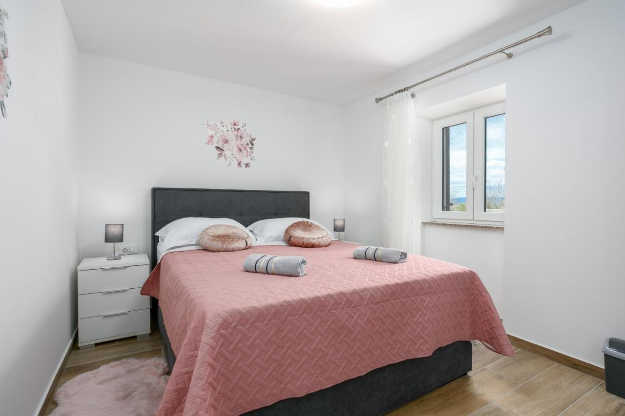 Apartment Ivana Malinska Exterior photo